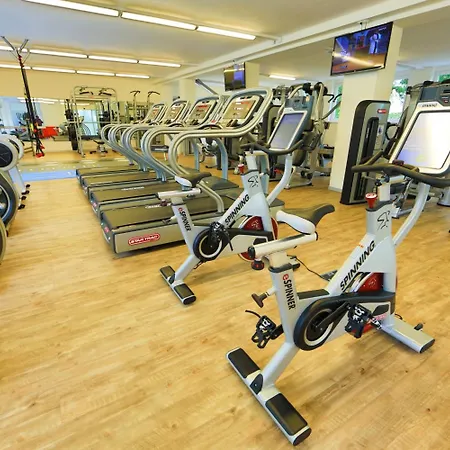 Sport Hofmann - Fitness & Tenis Гостевой дом Карловы Вары