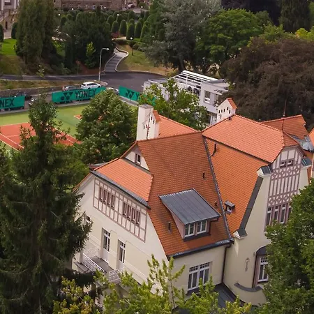 Sport Hofmann - Fitness & Tenis 3* Karlovy Vary